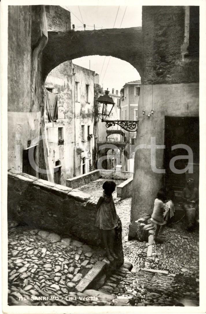 Cartolina originale da collezione 1940 ca SANREMO IM Vie della cittÃ  vecchia Cartolina ANIMATA FP NV 1