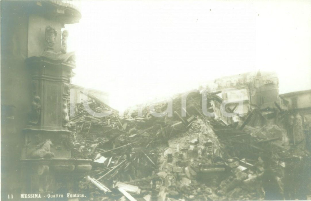 Cartolina originale da collezione 1920 ca MESSINA TERREMOTO Macerie alle Quattro Fontane *Cartolina postale FP NV 1