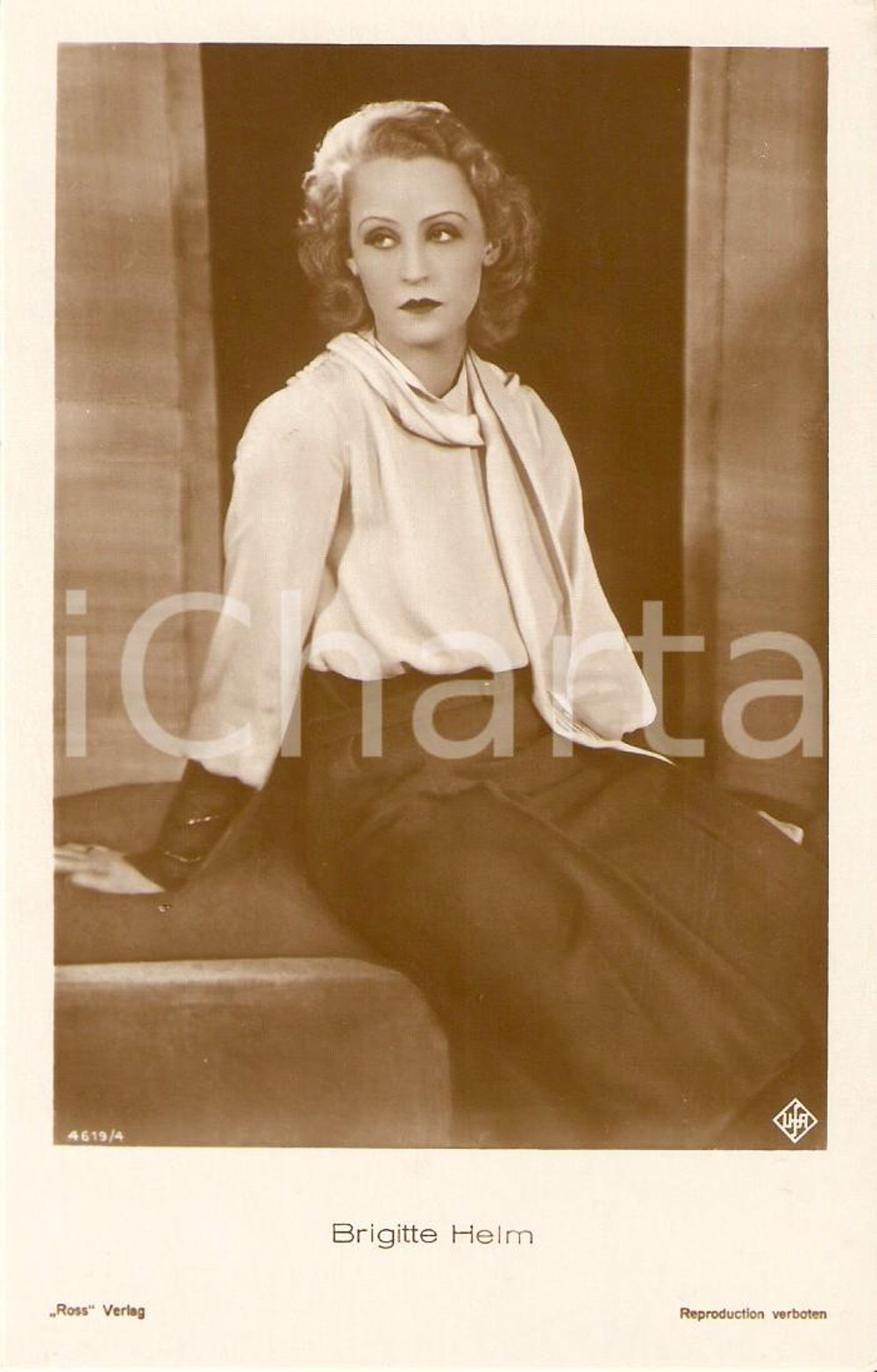 Cartolina originale da collezione 1935 ca CINEMA Attrice Brigitte HELM Ritratto con gonna *Cartolina FP NV 1