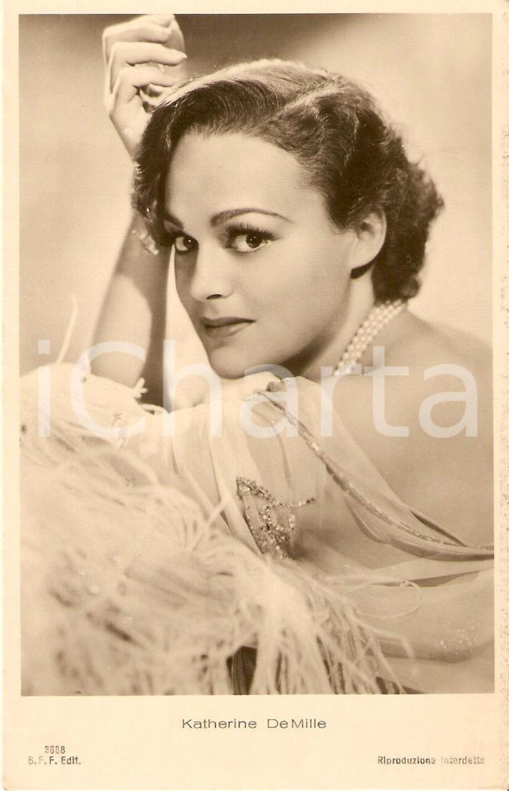 Cartolina originale da collezione 1936 CINEMA Actress Katherine DeMILLE Portrait with necklace *Cartolina FP NV 1