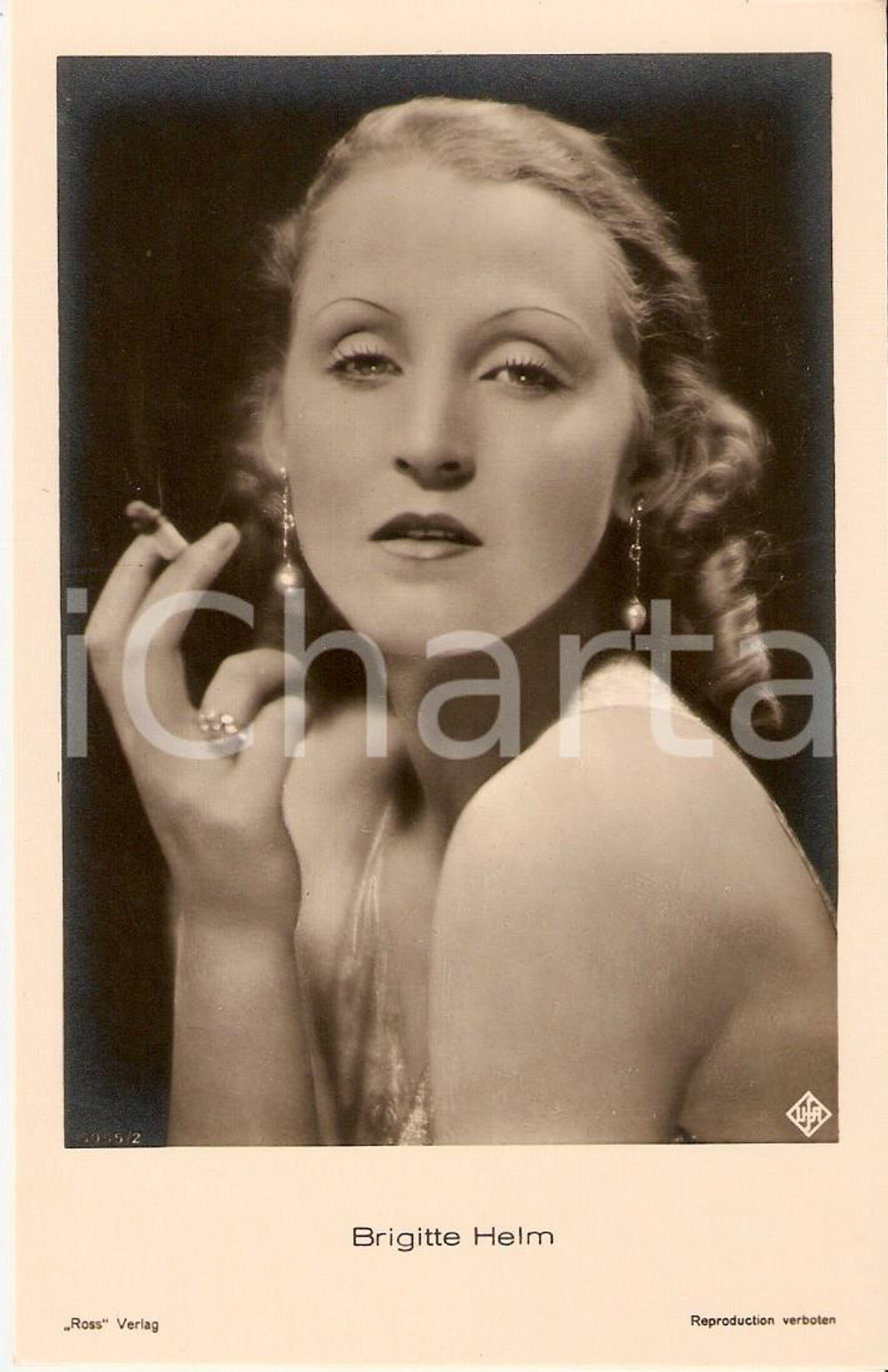 Cartolina originale da collezione 1930 ca CINEMA Actress Brigitte HELM Portrait with cigarette *Cartolina FP NV 1