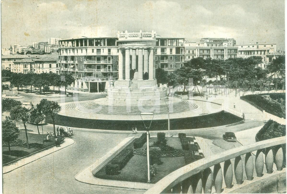 Cartolina originale da collezione 1955 ca ANCONA Veduta di Piazza IV NOVEMBRE *Cartolina FG VG 1