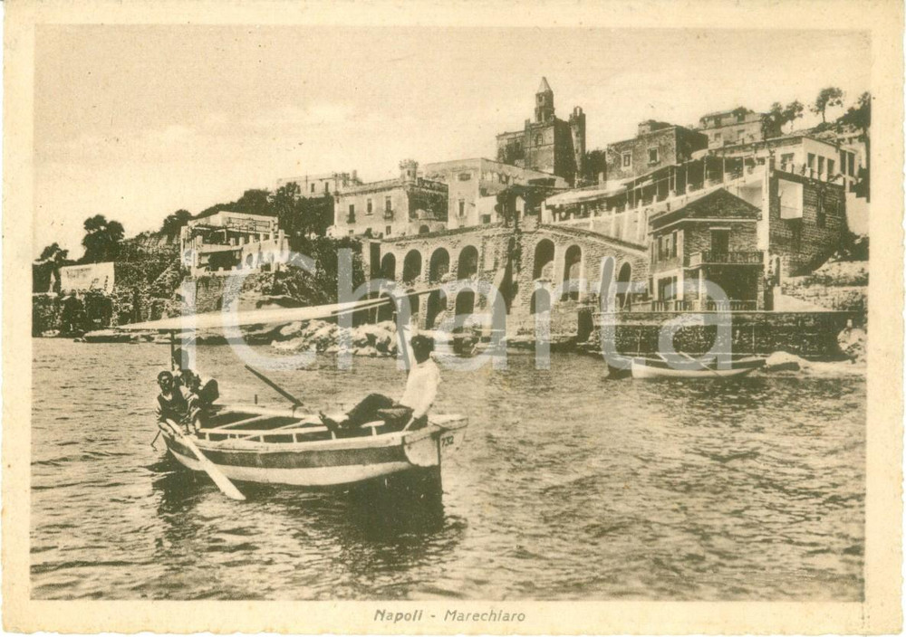 Cartolina originale da collezione 1940 NAPOLI Barcaiolo al largo di MARECHIARO *Cartolina FG VG 1
