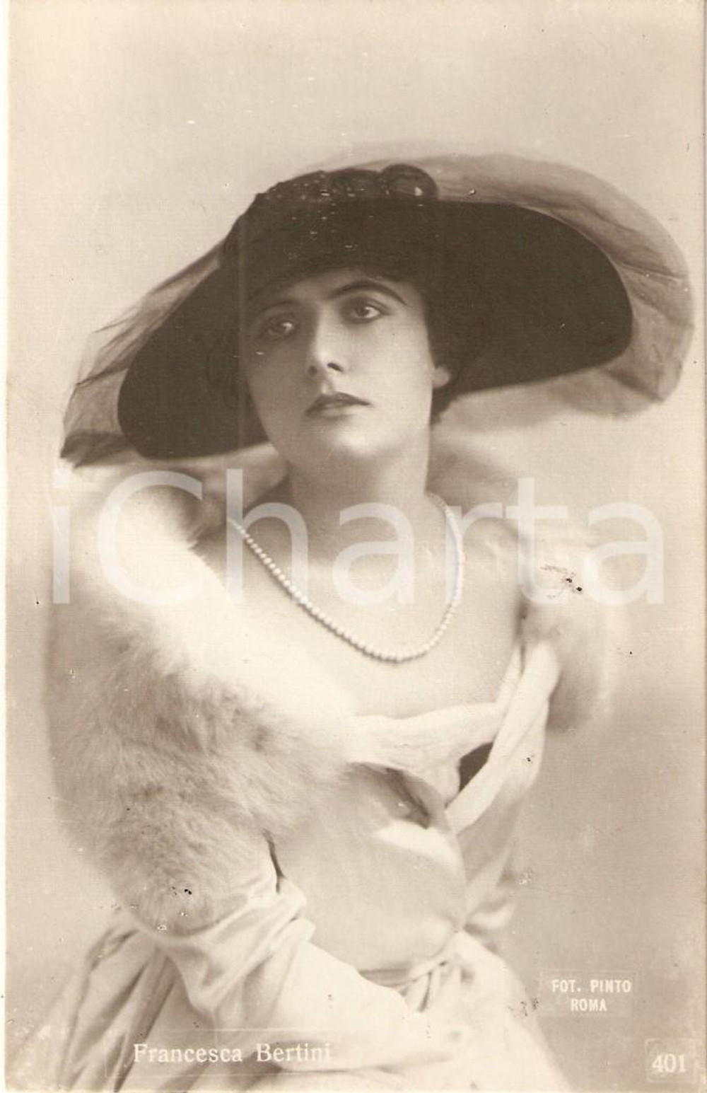 Cartolina originale da collezione 1925 ca CINEMA Francesca BERTINI con collo di pelliccia *Cartolina FP 1