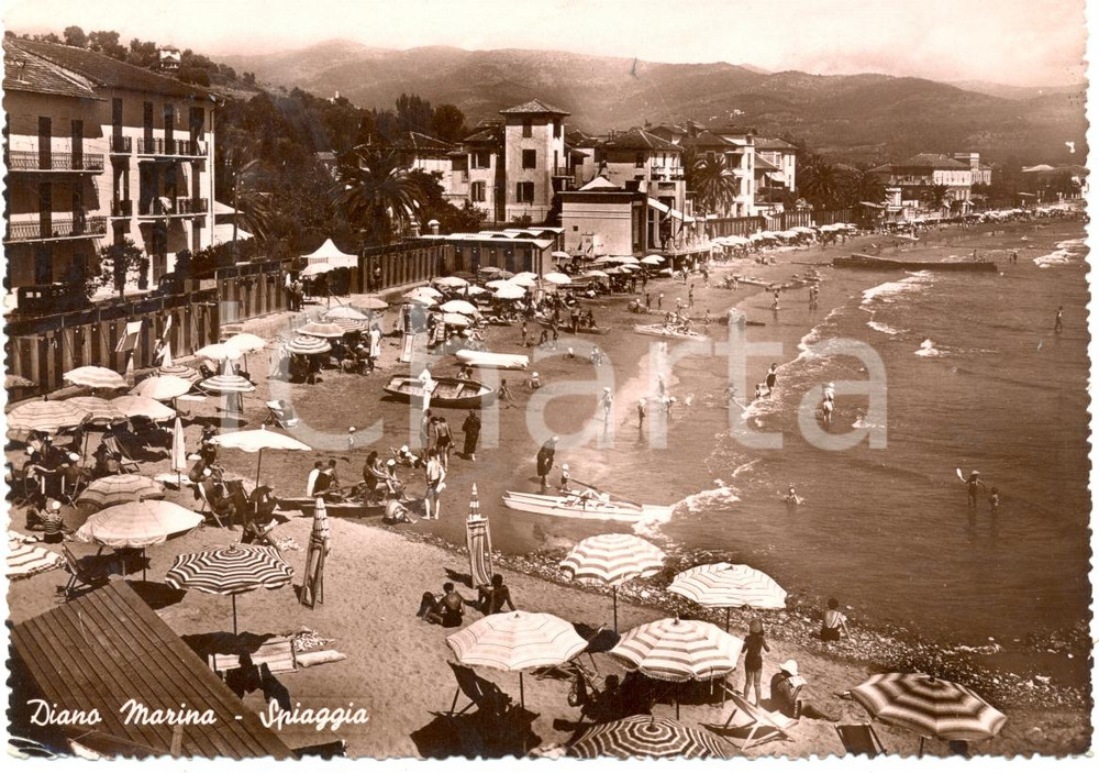 Cartolina originale da collezione 1947 DIANO MARINA IM Panoramica della spiaggia Cartolina ANIMATA FG VG 1