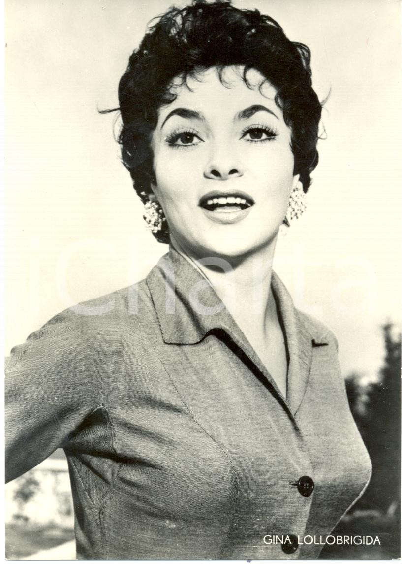 Cartolina originale da collezione 1965 ca Gina LOLLOBRIGIDA Ritratto fotografico FG NV 1