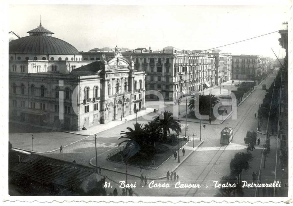 Cartolina originale da collezione 1947 BARI Il Teatro PETRUZZELLI in corso CAVOUR Tram Cartolina FG VG 1