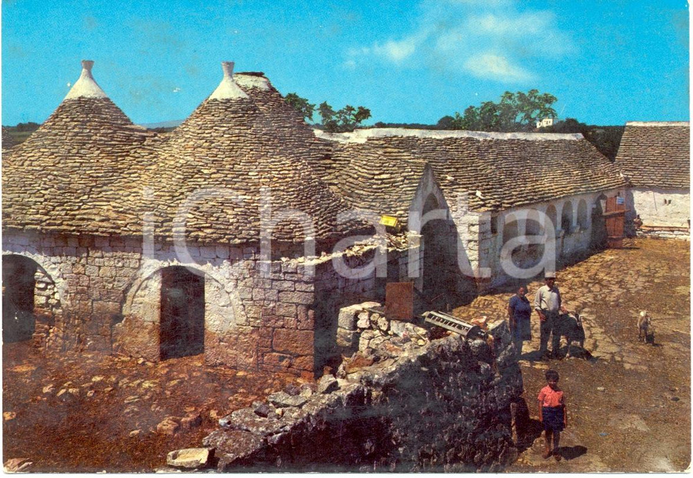 Cartolina originale da collezione 1960 ca ALBEROBELLO BA? TRULLI della Puglia Cartolina ANIMATA FG VG 1