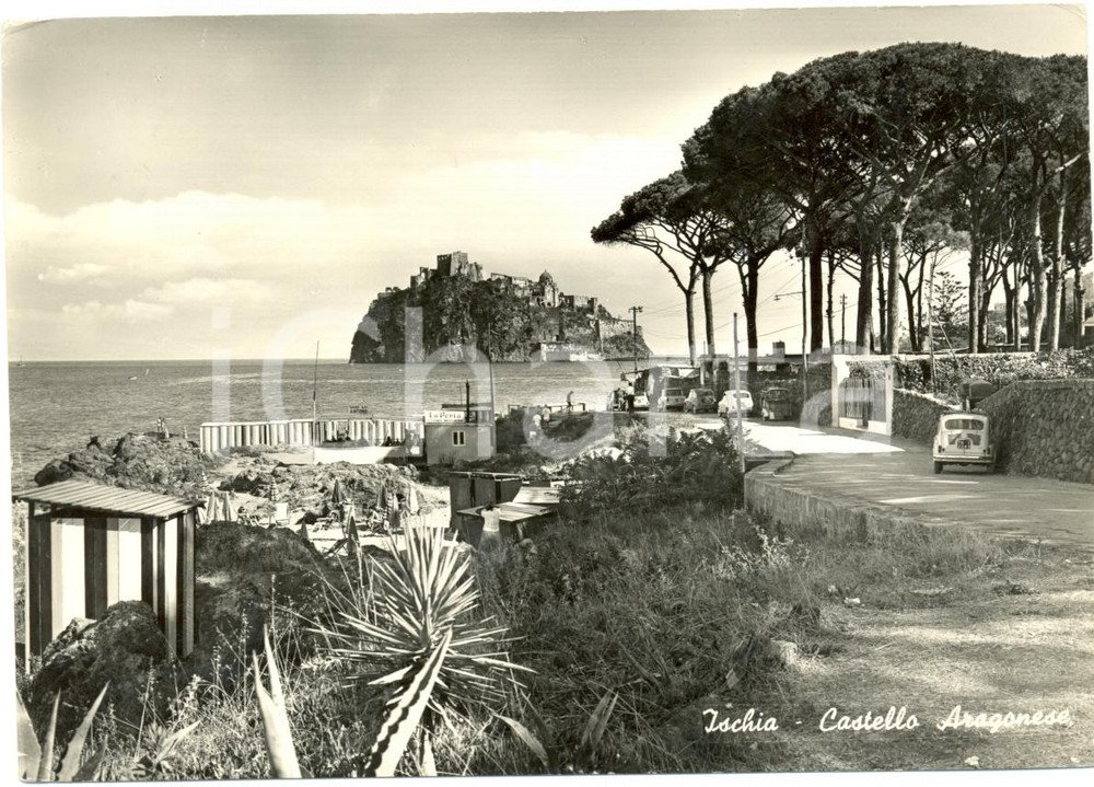 Cartolina originale da collezione 1961 ISCHIA NA Veduta CASTELLO ARAGONESE dalla pineta Cartolina FG VG 1