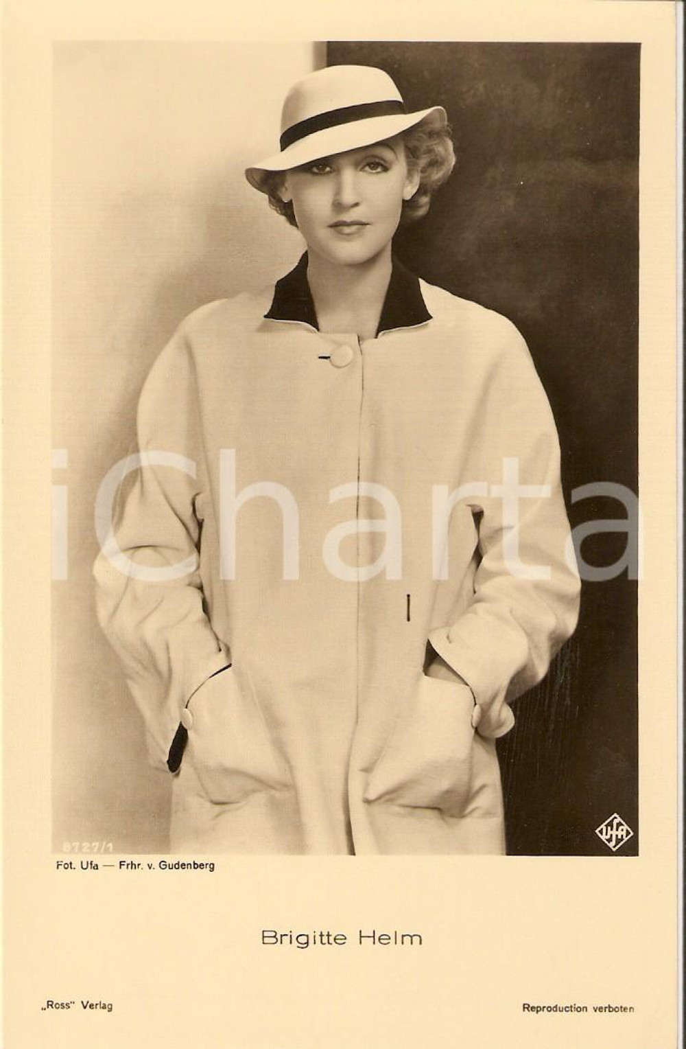 Cartolina originale da collezione 1930 ca CINEMA Actress Brigitte HELM wears a coat *Cartolina FP NV 1