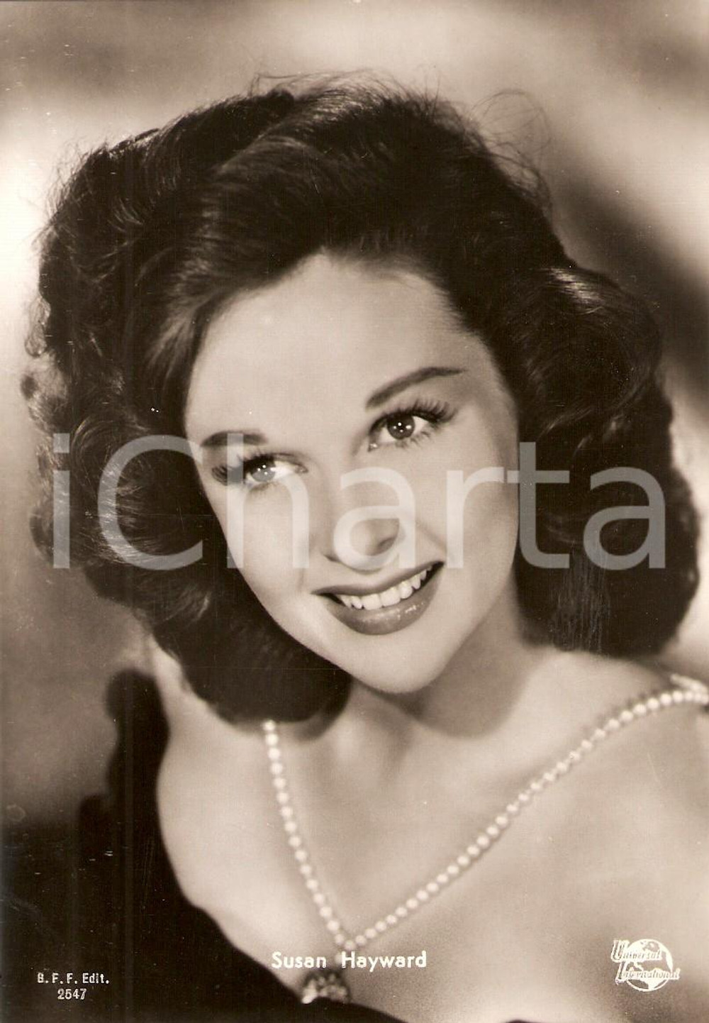Cartolina originale da collezione 1955 ca CINEMA Actress Susan HAYWARD Portrait with pearl necklace *Cartolina FG 1