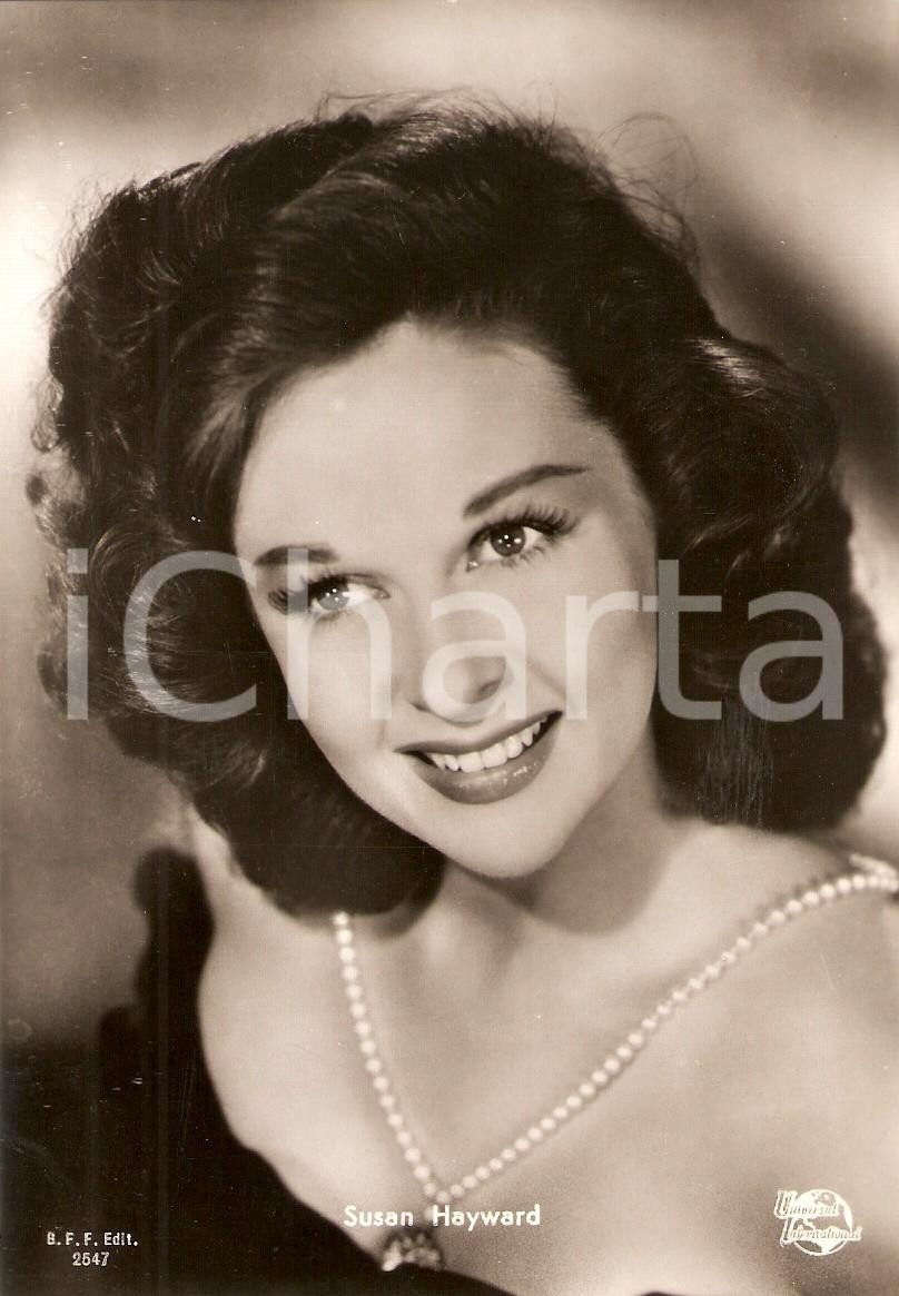 Cartolina originale da collezione 1955 ca CINEMA Actress Susan HAYWARD Portrait with pearl necklace Cartolina FG 1