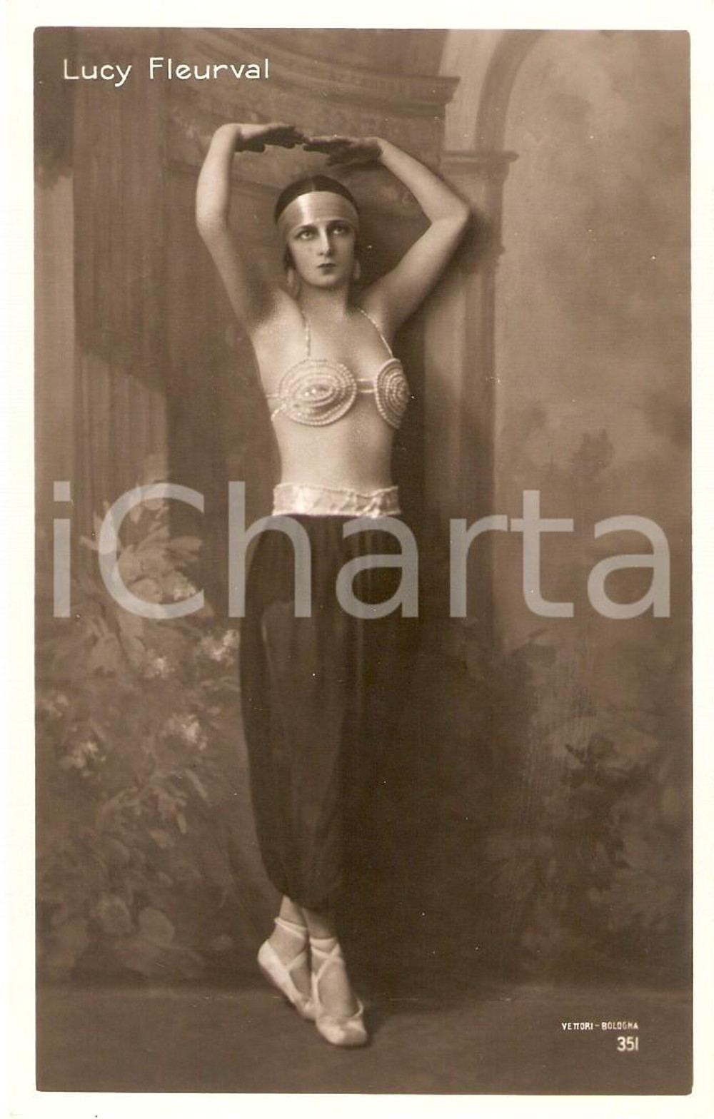 Cartolina originale da collezione 1930 ca CINEMA Actress Lucy FLEURVAL dressed like an odalisque *Cartolina FP NV 1