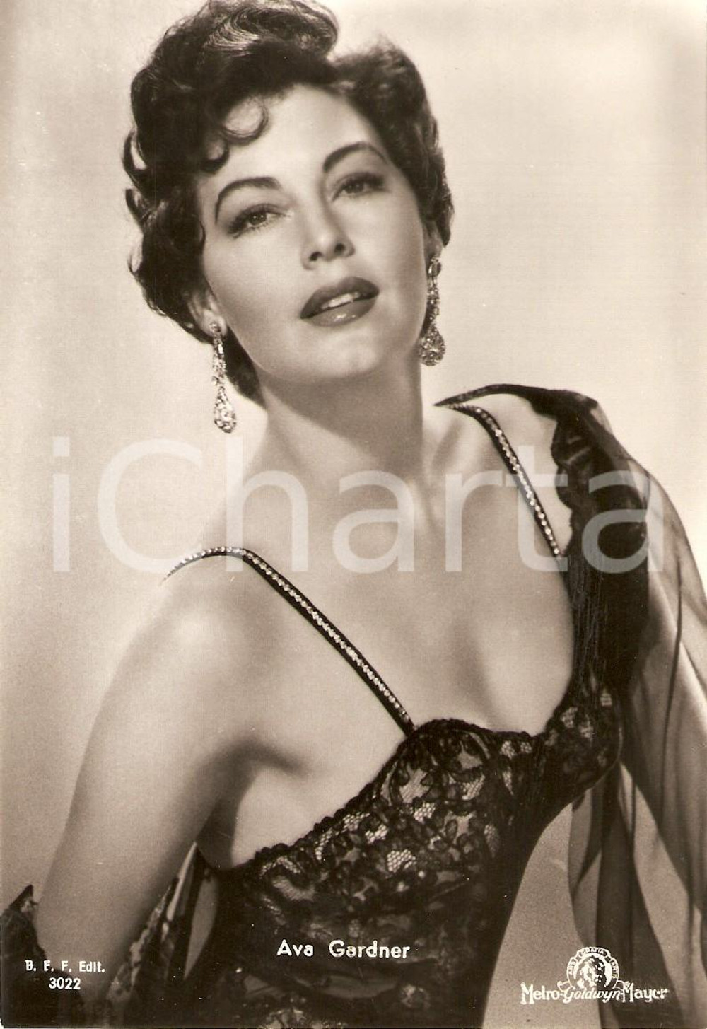 Cartolina originale da collezione 1955 ca CINEMA Actress Ava GARDNER Portrait with earrings *Cartolina FG NV 1