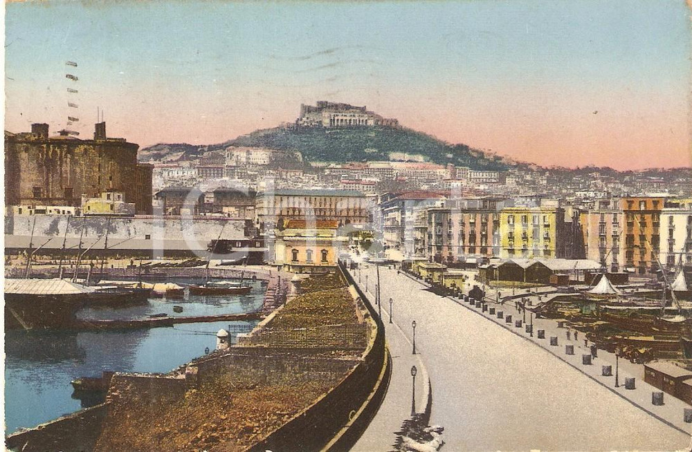 Cartolina originale da collezione 1920 NAPOLI La strada del molo e Castel SANT'ELMO *Cartolina postale FP VG 1
