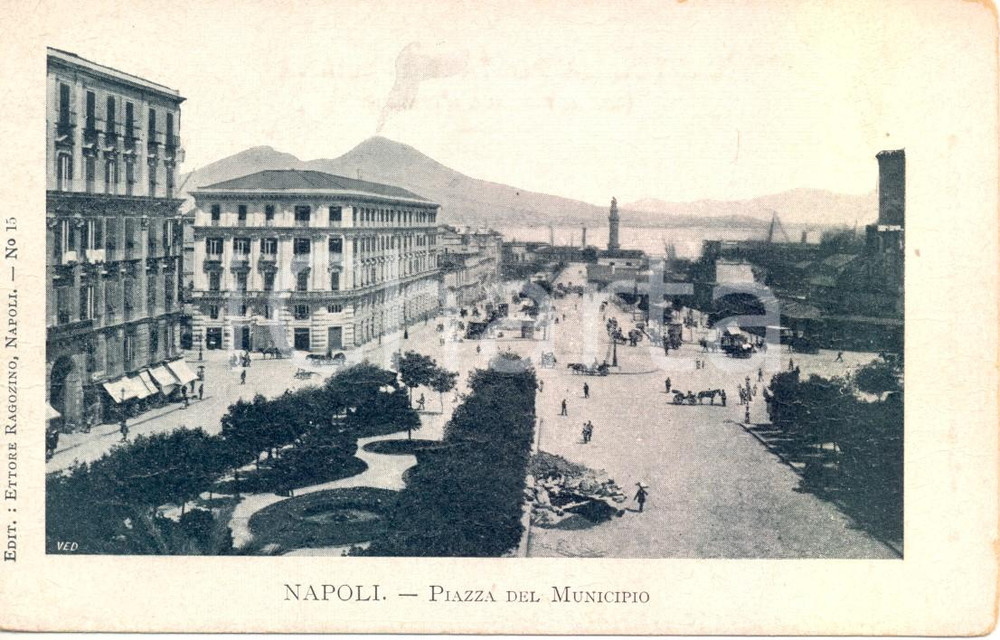 Cartolina originale da collezione 1900 ca NAPOLI Piazza del MUNICIPIO verso il mare *Cartolina ANIMATA FP NV 1