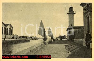 Cartolina originale da collezione Viareggio anni  30 Veduta animata del molo e vele 1