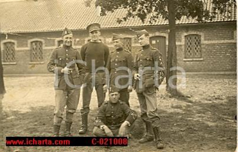 Fotografia d'epoca originale 1915 ca WW1 BELGIQUE 1er Regiment de ligne - Groupe de soldats *Photo FP NV 1