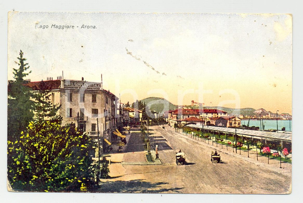 Cartolina originale da collezione 1920 ARONA Lungolago animato con carrozze COLORE 1