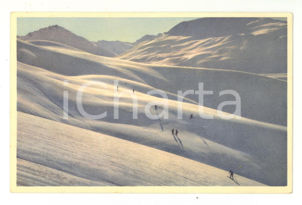 Cartolina originale da collezione Claviere anni '30 - dune di neve con sciatori 1