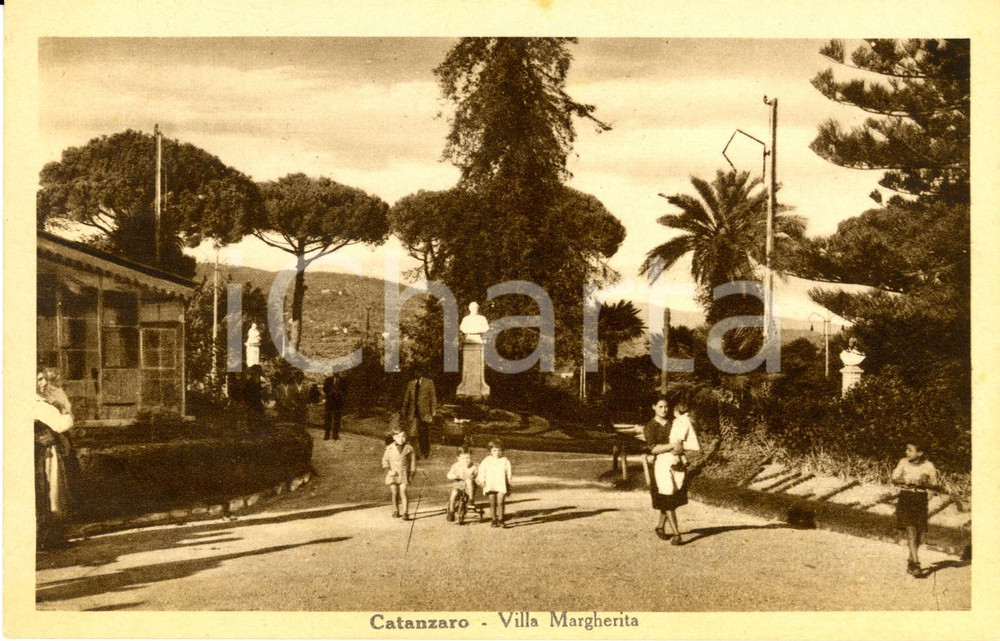 Cartolina originale da collezione 1941 CATANZARO Veduta del giardino di VILLA MARGHERITA Cartolina FP NV ANIMATA 1