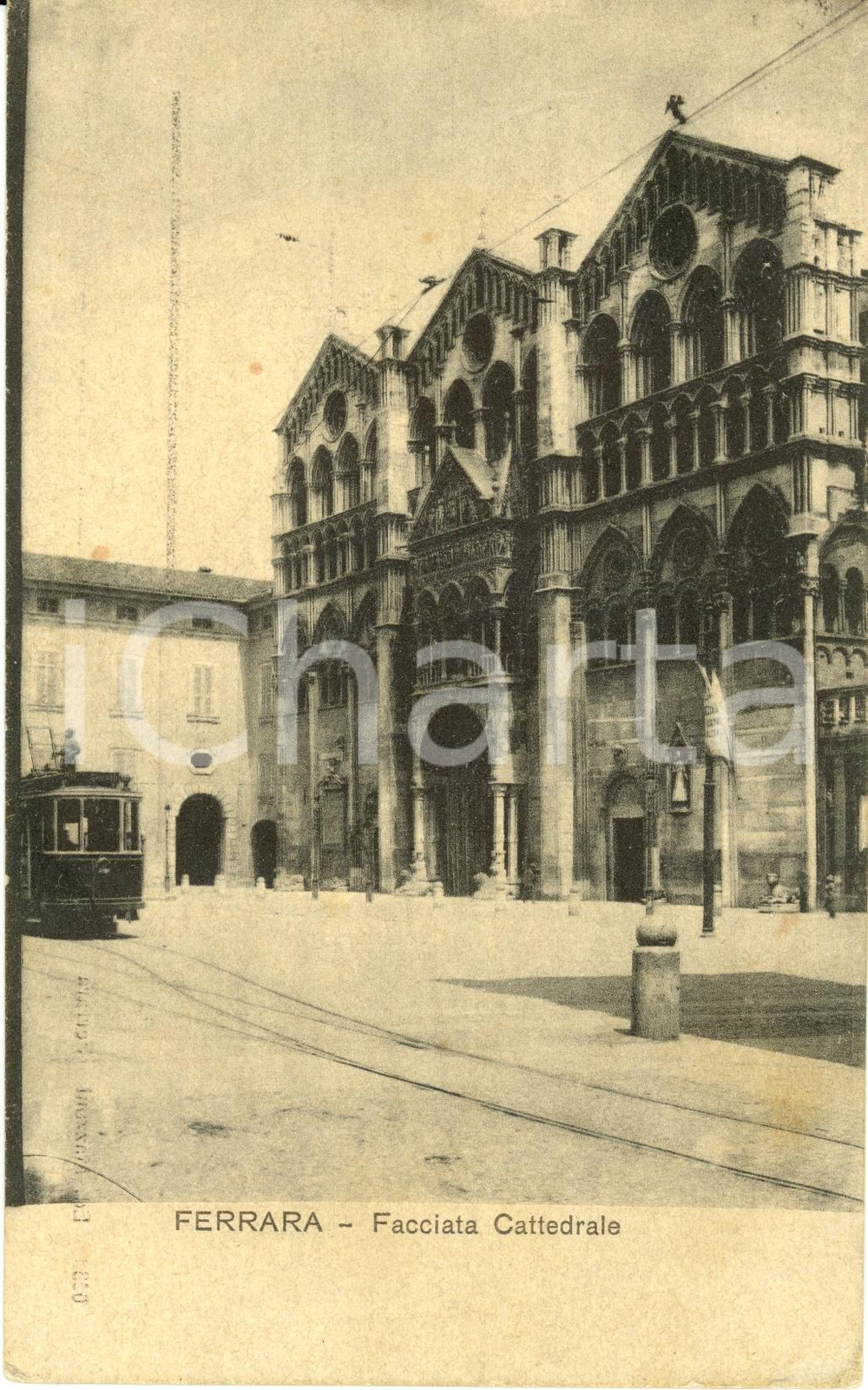 Cartolina originale da collezione 1917 FERRARA Facciata della Cattedrale SAN GIORGIO Cartolina DANNEGGIATA FP VG 1
