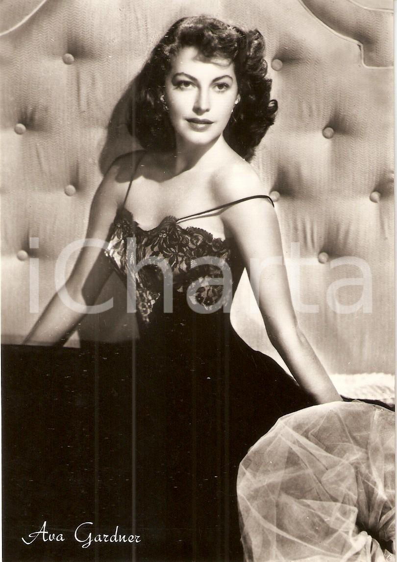 Cartolina originale da collezione 1950 ca CINEMA Actress Ava GARDNER with lace dress Cartolina FP VG 1