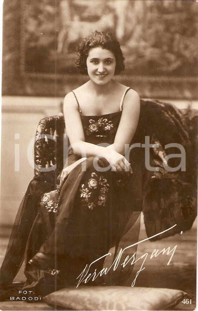 Cartolina originale da collezione 1925 ca CINEMA Attrice VERA VERGANI con vestito floreale Cartolina FP VG 1