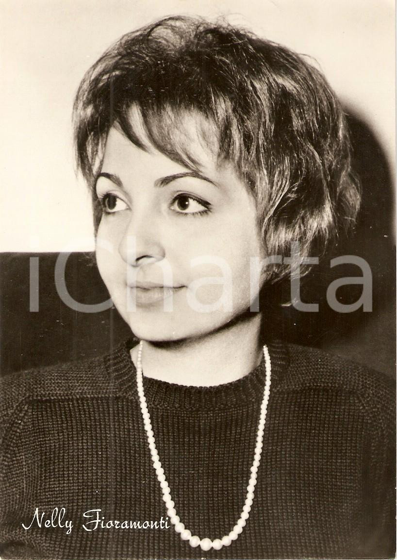 Cartolina originale da collezione 1960 ca MUSICA Ritratto Nelly FIORAMONTI Cantante Cartolina FG NV 1