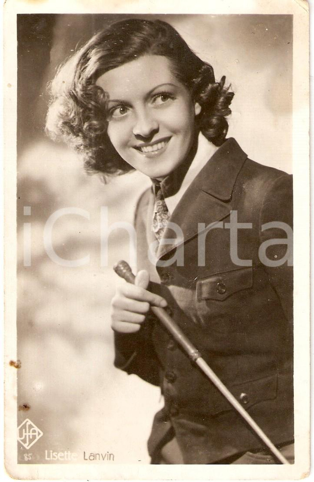 Cartolina originale da collezione 1935 ca CINEMA Lisette LANVIN Ritratto con frustino da equitazione *Cartolina FP 1