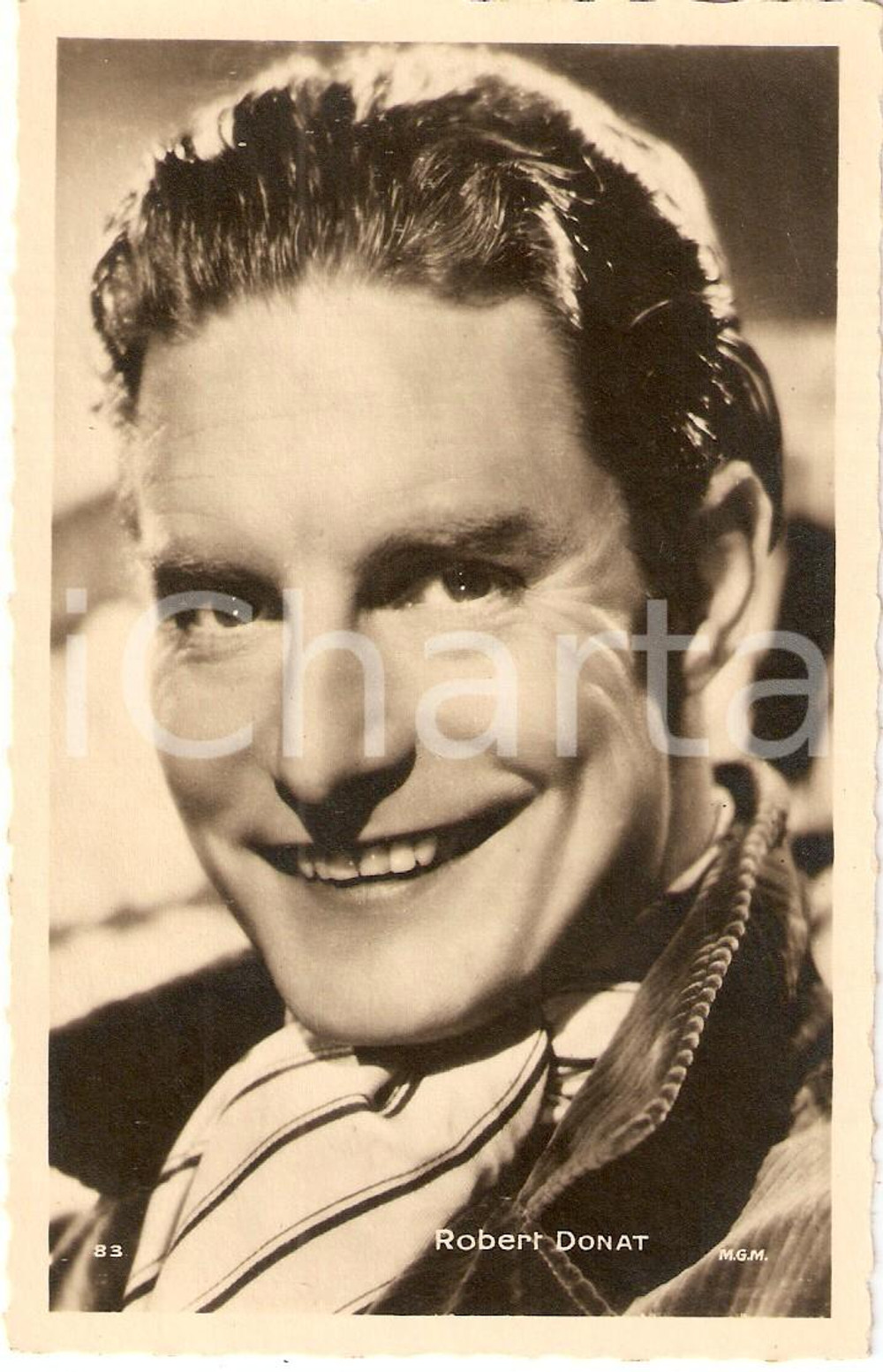 Cartolina originale da collezione 1940 ca CINEMA Actor Robert DONAT Portrait with ascot *Cartolina FP NV 1