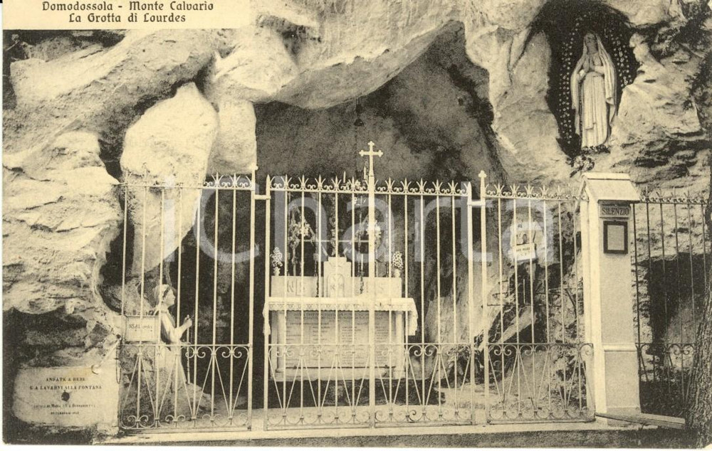 Cartolina originale da collezione 1920 ca DOMODOSSOLA (VB) Monte CALVARIO - La Grotta di LOURDES *Cartolina FP NV 1