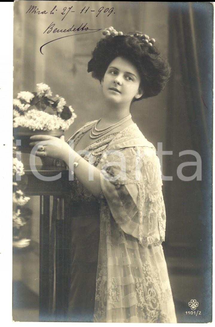Cartolina originale da collezione 1909 MIRA VE Giovane donna con abito di pizzo Cartolina ing. BONELLI FP VG 1