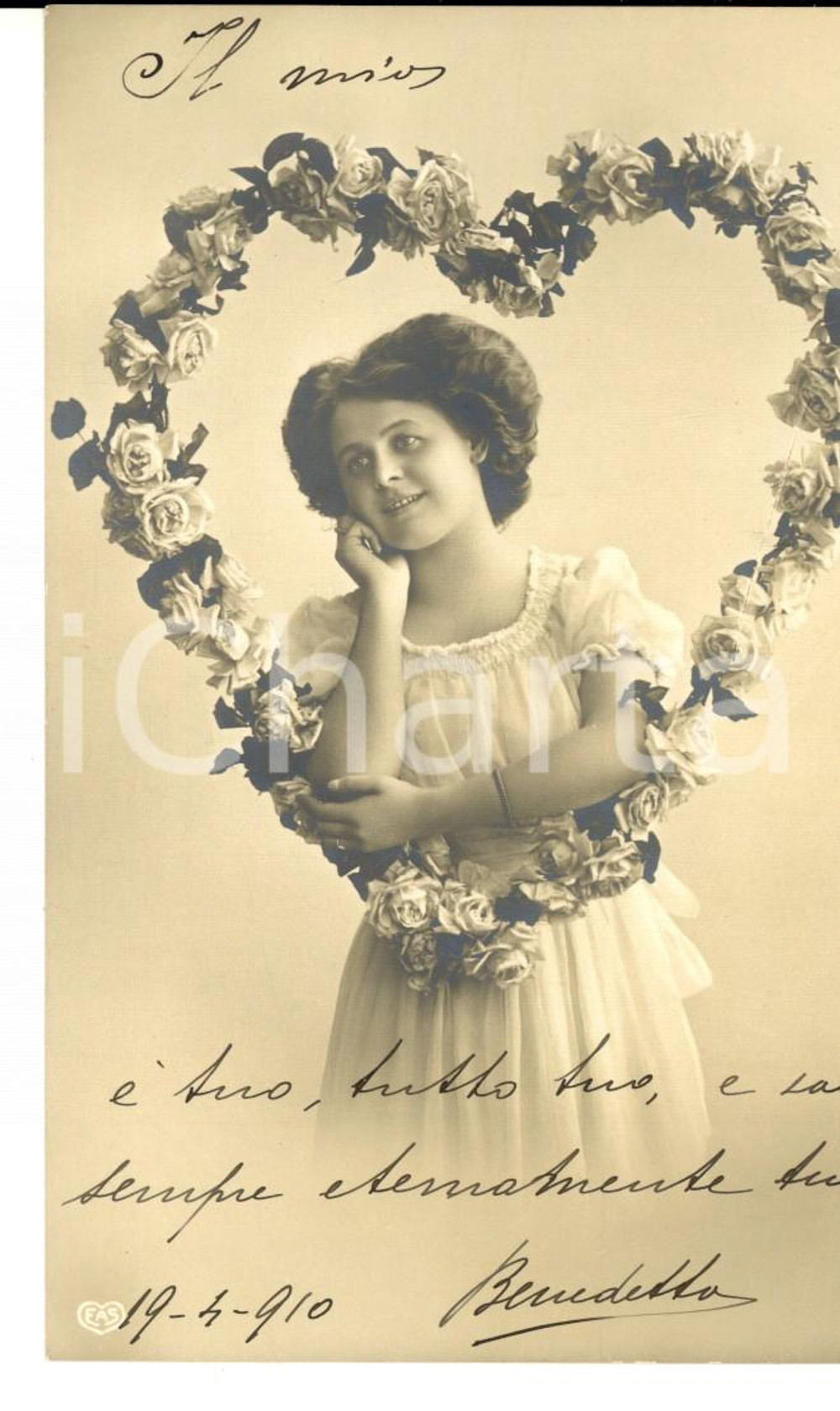 Cartolina originale da collezione 1910 COSTUMI Donna con ghirlanda di rose a cuore *Cartolina VINTAGE ing. BONELLI 1