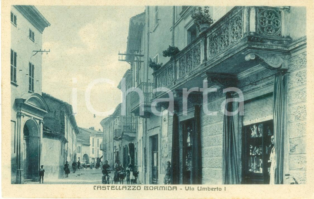 Cartolina originale da collezione 1930 ca CASTELLAZZO BORMIDA AL Passeggio in Via UMBERTO I Cartolina FP NV 1