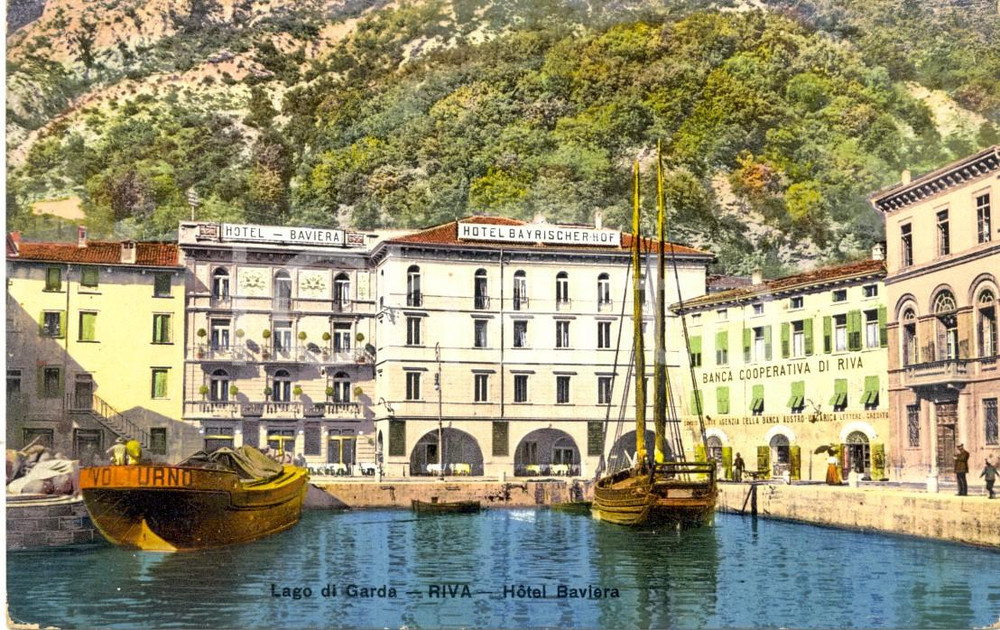 Cartolina originale da collezione 1935 ca RIVA DEL GARDA TN  Hotel BAVIERA Pescherecci al porto Cartolina FP NV 1