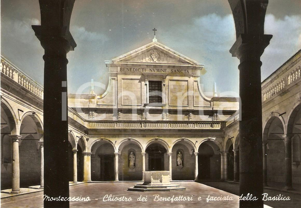 Cartolina originale da collezione 1950 ca MONTECASSINO (FR) Chiostro dei Benefattori e Basilica *Cartolina FG NV 1