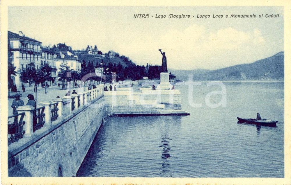 Cartolina originale da collezione 1920 ca VERBANIA Lago MAGGIORE Il monumento ai Caduti sul lungolago di INTRA FP 1