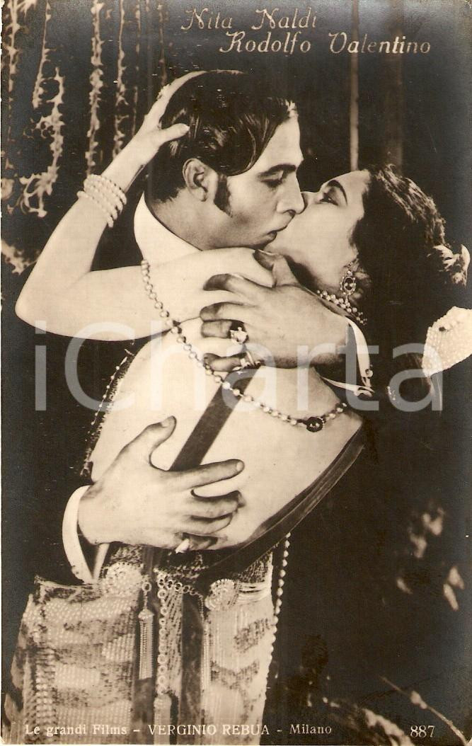 Cartolina originale da collezione 1925 ca CINEMA Bacio tra Nita NALDI e Rodolfo VALENTINO Cartolina FP NV 1