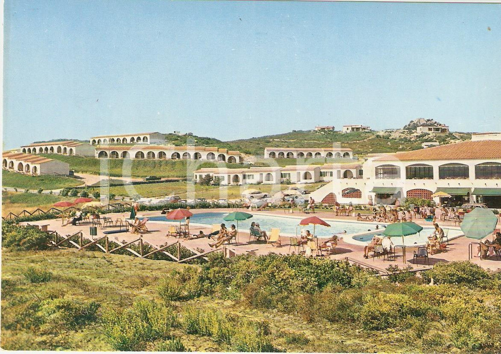 Cartolina originale da collezione 1980 ca SANTA TERESA DI GALLURA (SS) Relax in piscina ANIMATA *Cartolina FG NV 1