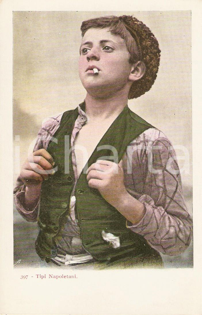 Cartolina originale da collezione 1905 ca NAPOLI Scugnizzo fuma mozzicone di sigaretta Cartolina FP NV 1