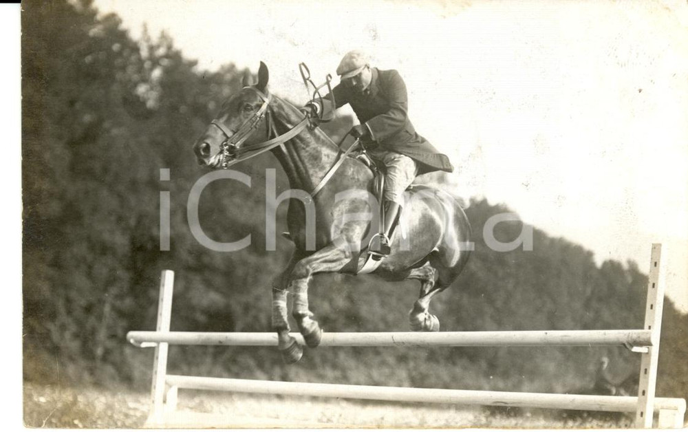 Fotografia d'epoca originale 1908 LE BOURG D'OISANS (F) Fantino BERTOLONE salta ostacolo *Cartolina FP VG 1