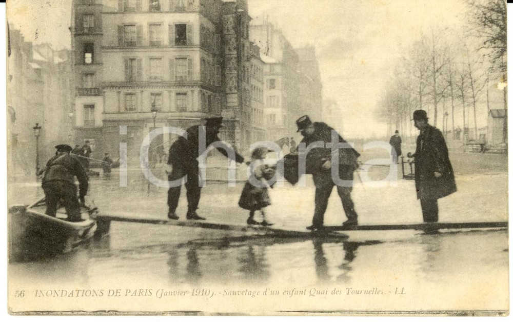 Cartolina originale da collezione 1910 Inondations de PARIS Sauvetage d'un enfant Quai de TOURNELLES FP VG 1