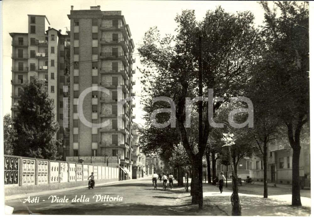 Cartolina originale da collezione 1968 ASTI Viale della Vittoria *Cartolina postale FG VG 1