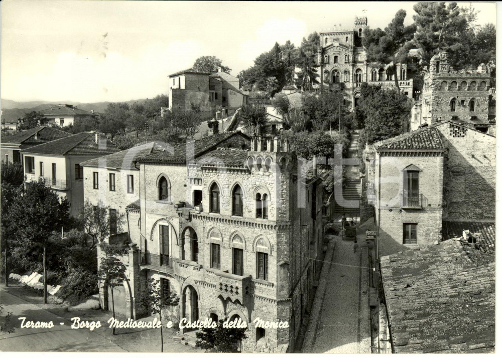 Cartolina originale da collezione 1961 TERAMO Borgo Medioevale e Castello della Monica *Cartolina postale FG VG 1