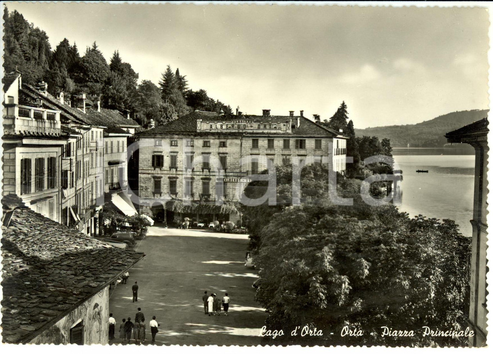Cartolina originale da collezione 1950 ca ORTA (NO) Piazza principale con Albergo Orta *Cartolina FG NV 1