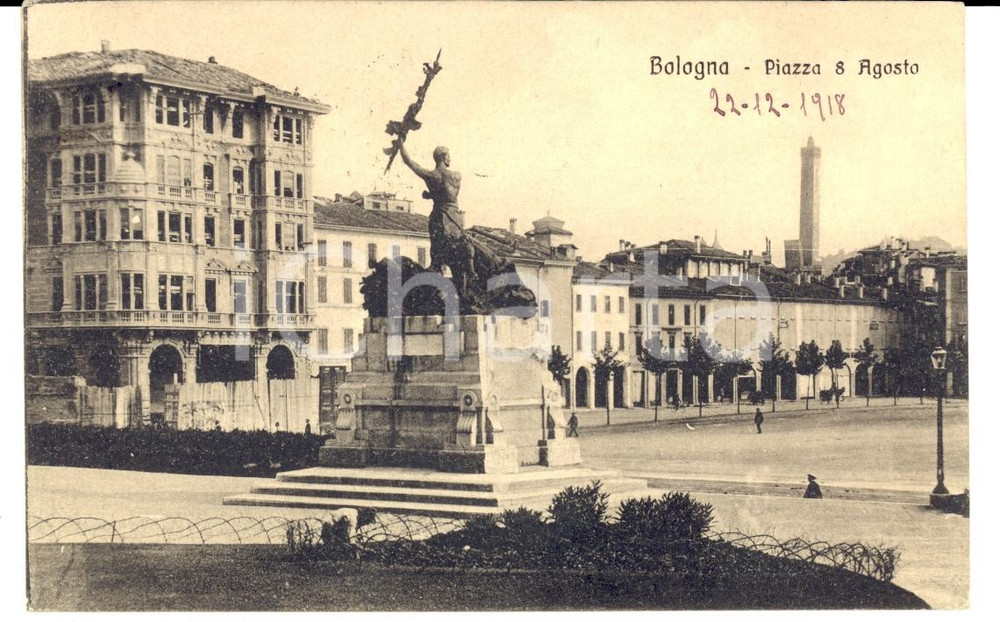 Cartolina originale da collezione 1918 BOLOGNA Veduta di piazza 8 Agosto Cartolina ANIMATA FP VG 1