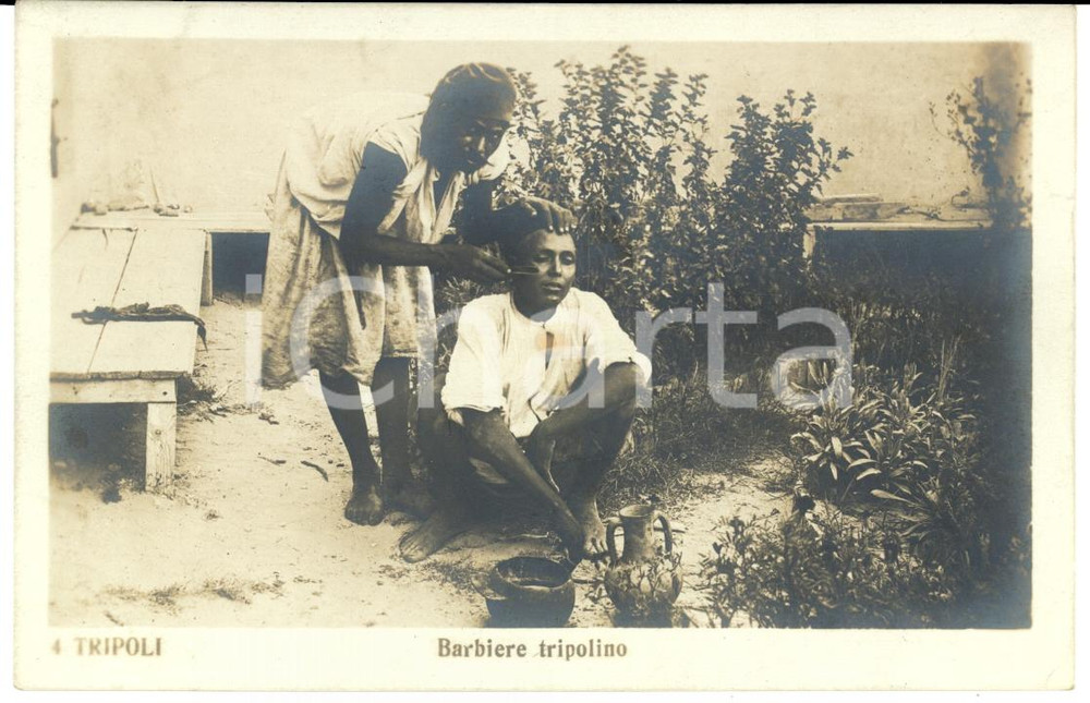 Cartolina originale da collezione 1915 ca TRIPOLI (LIBIA) Barbiere tradizionale all'opera *Cartolina RARA FP NV 1