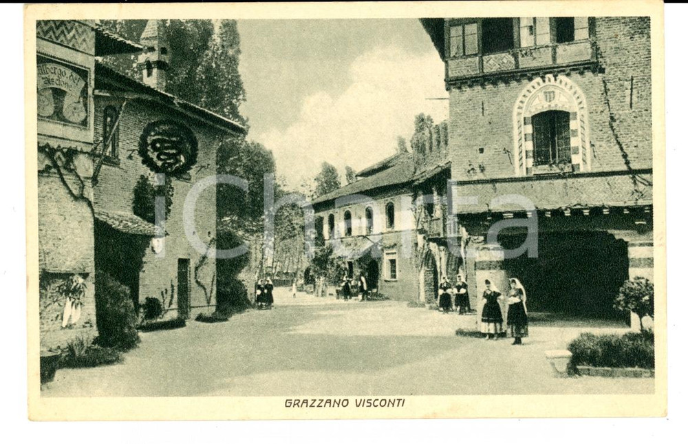 Cartolina originale da collezione 1937 GRAZZANO VISCONTI PC Veduta piazzetta medievale ANIMATA in costume 1