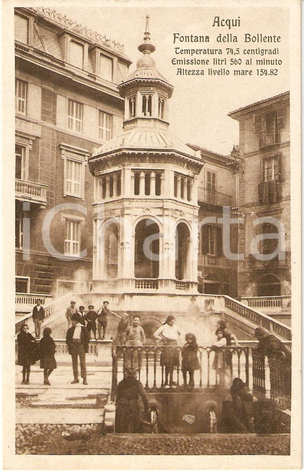Cartolina originale da collezione 1930 ca ACQUI TERME (AL) FONTANA DELLA BOLLENTE *Animata FP NV 1
